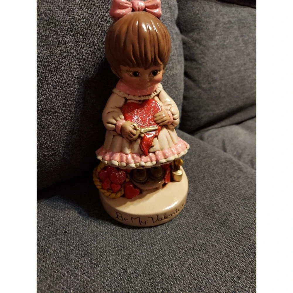 Be My Valentine Ceramic Figurine Girl Sitting Chair‎ Hearts Scissors Valentine